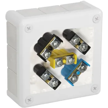 Puszka natynkowa z zaciskami 12 wlotów VIPLAST VP-51 BIAŁA IP55 118x118x46mm 051-51